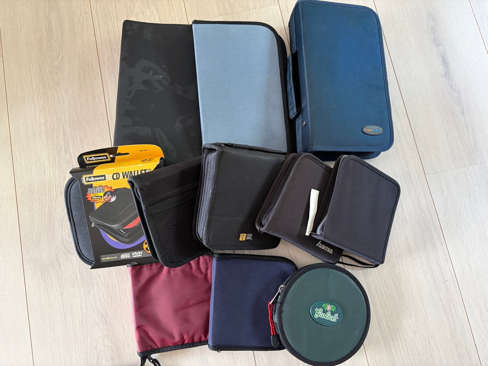 Diverse CD/DVD opbergmappen en wallets - Grote partij, Ophalen, Overige materialen, Gebruikt, 150 discs of meer