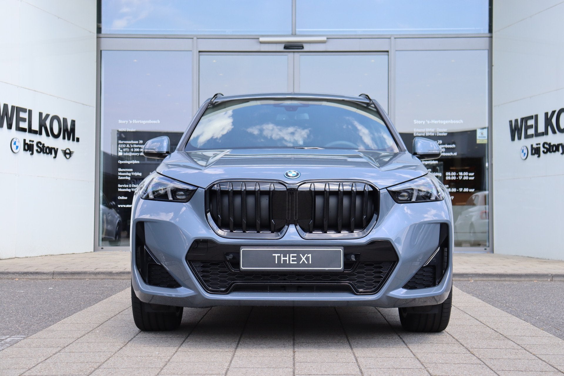 BMW X1 xDrive25e M Sport Automaat / Panoramadak / Trekhaak /, Auto's, Zwart, Bedrijf, Hybride Elektrisch/Benzine, 3 cilinders