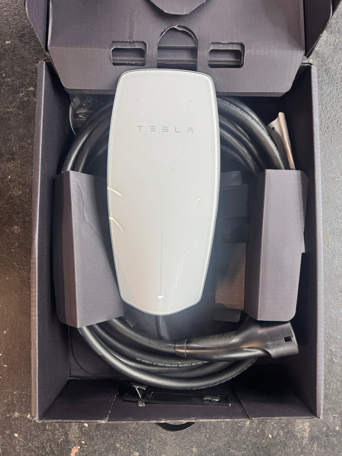 Tesla Wall Connector Gen 2 laadpaal met kabel, Ophalen of Verzenden, Gebruikt, Laadpaal en Laadkabel