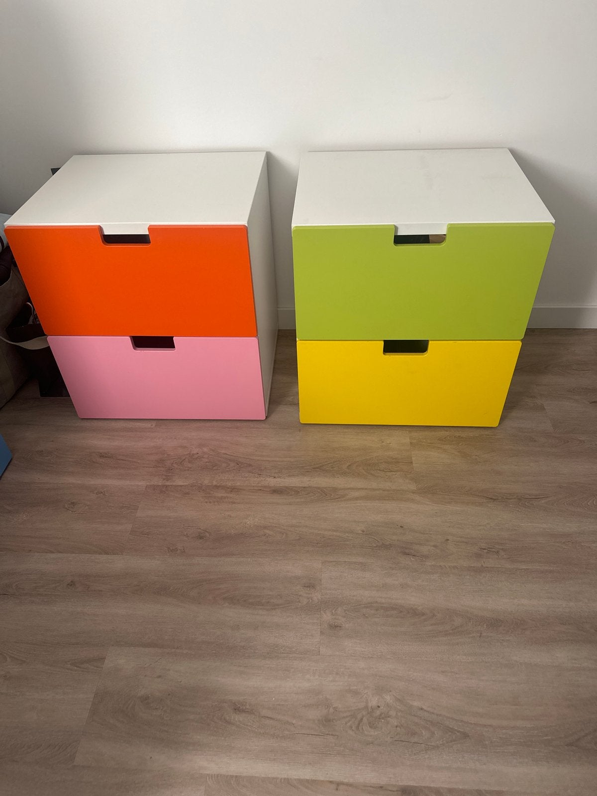 Ikea Ladekastenä en Bruin suede leren stoel, Ophalen, Gebruikt, Overige materialen, Minder dan 50 cm