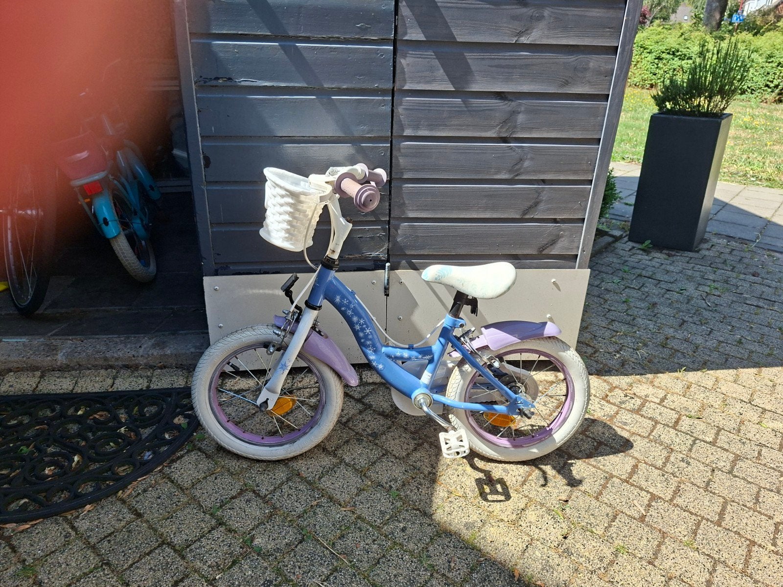 14 inch kinderfiets met zijwieltjes - Frozen thema, Fietsen en Brommers, Fietsen | Kinderfietsjes, Ophalen, Gebruikt, Minder dan 16 inch