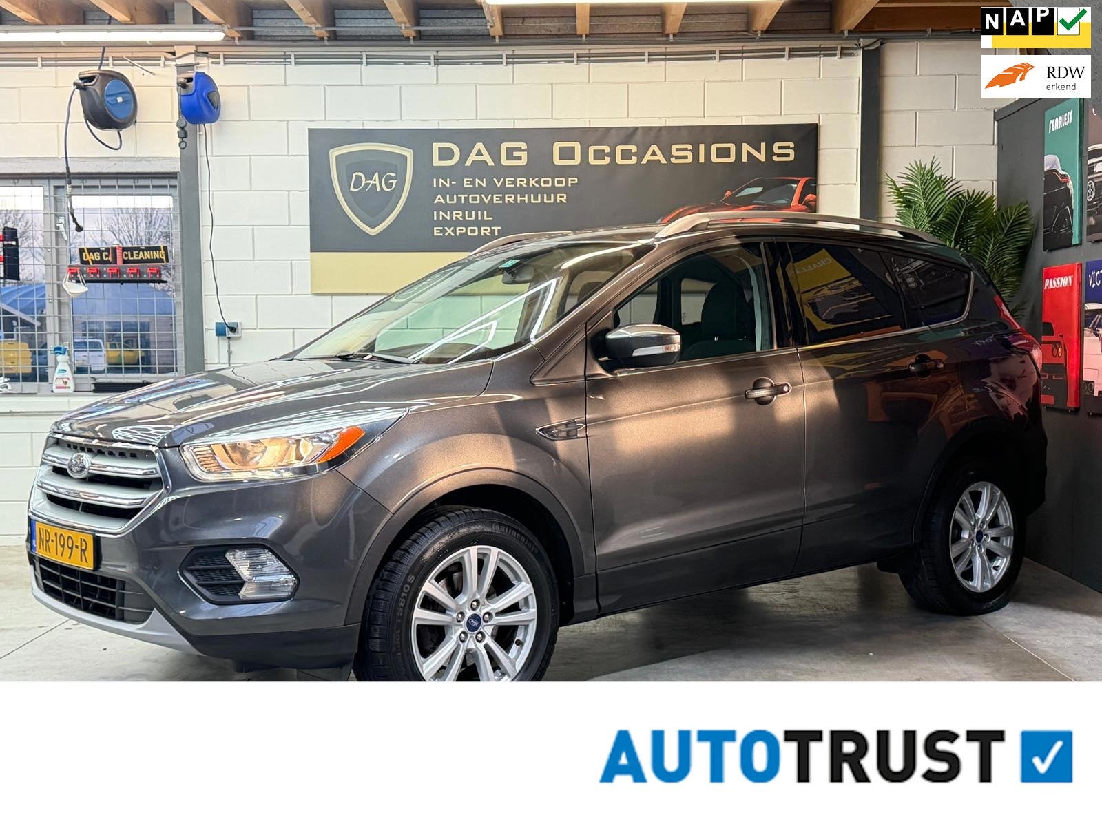 Ford Kuga 1.5 EcoBoost Ultimate NAVI|PDC|CRUISE|TREKHAAK, Auto's, Ford, Stof, 4 cilinders, Origineel Nederlands, Bedrijf