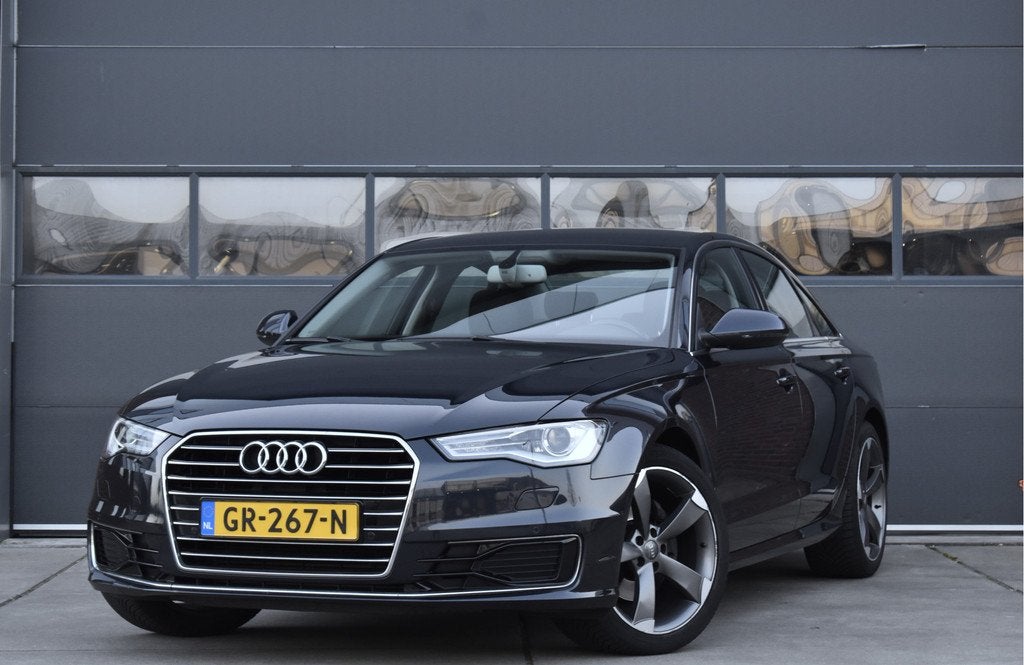 Audi A6 Limousine 1.8 TFSI ultra Premium Edition Trekhaak -, Gebruikt, Blauw, Bedrijf, 1600 kg
