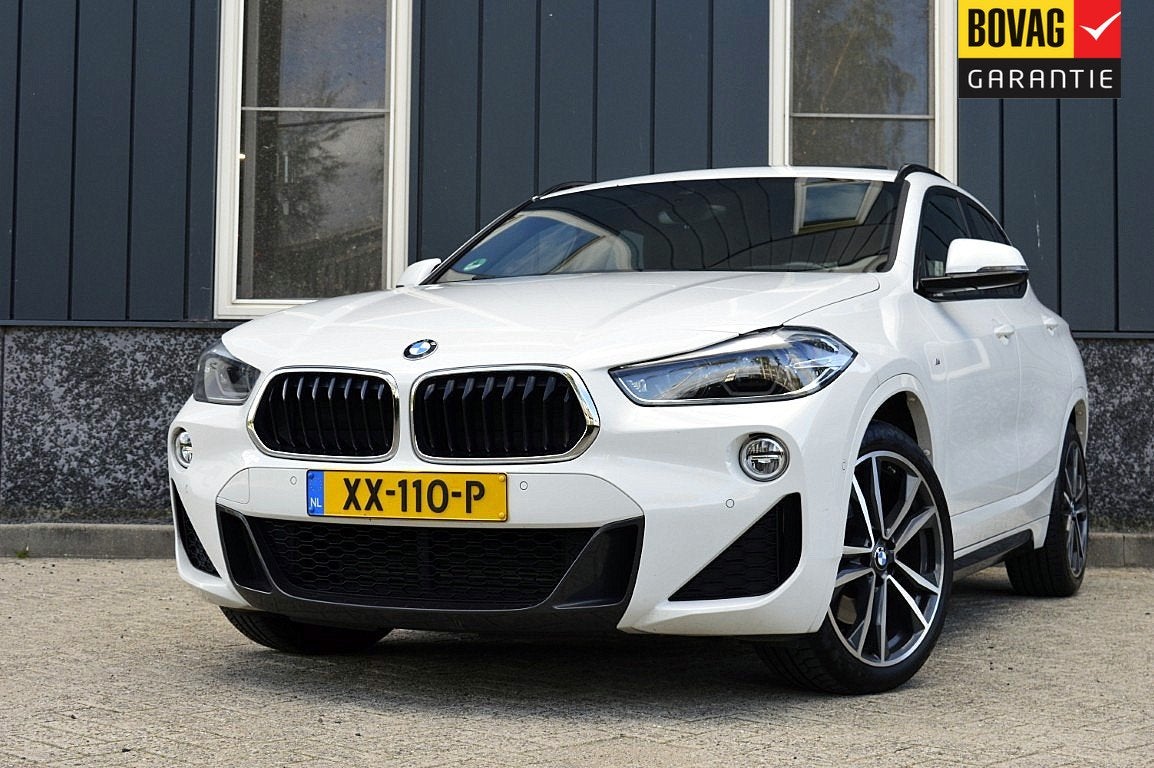 BMW X2 sDrive20i M-Sport Rijklaarprijs-Garantie Panorama dak, Auto's, X2, Euro 6, 1435 kg, Wit