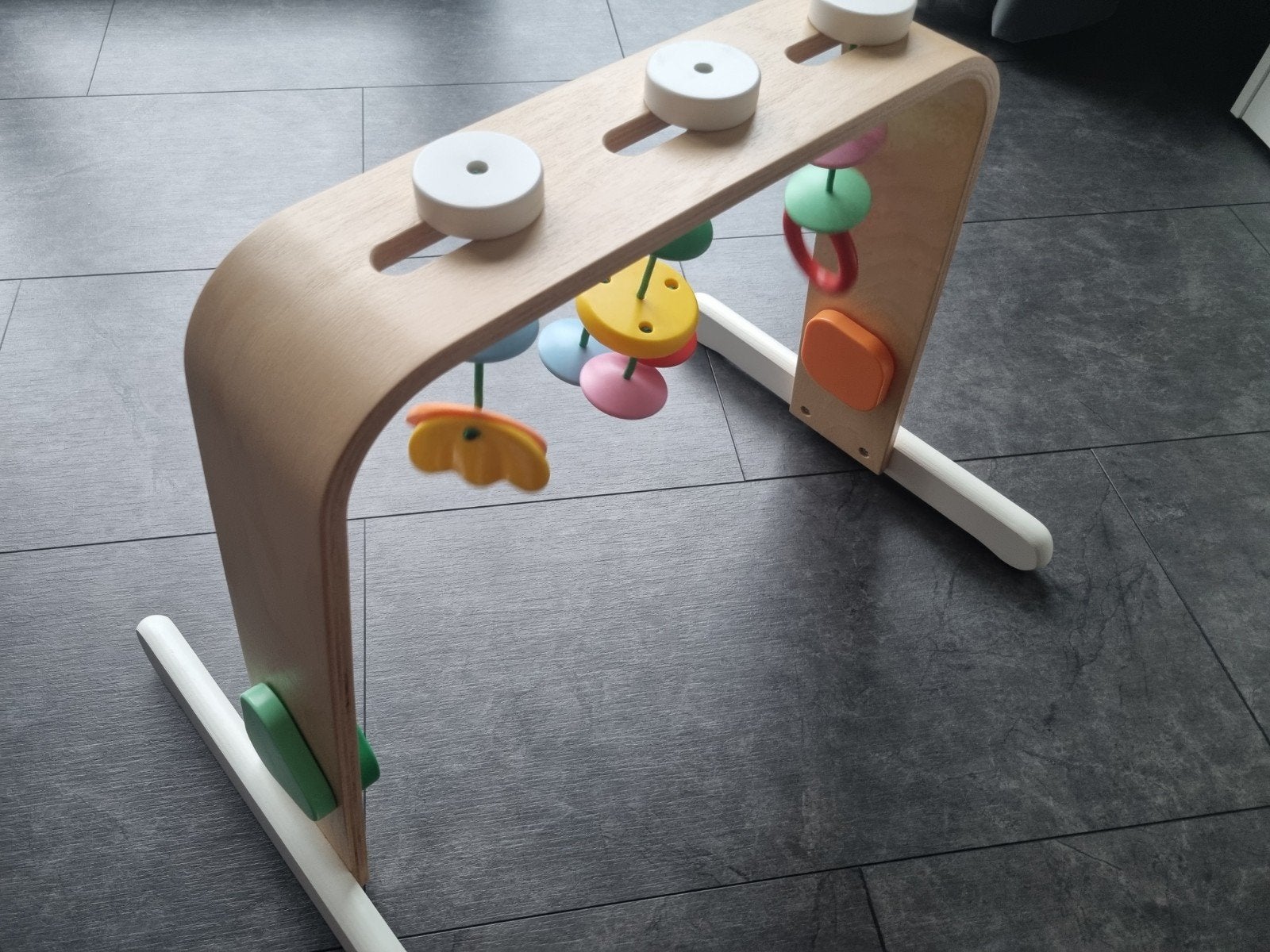 Ikea Houten babygym met kleurrijke speeltjes, Ophalen, Zo goed als nieuw, Babygym