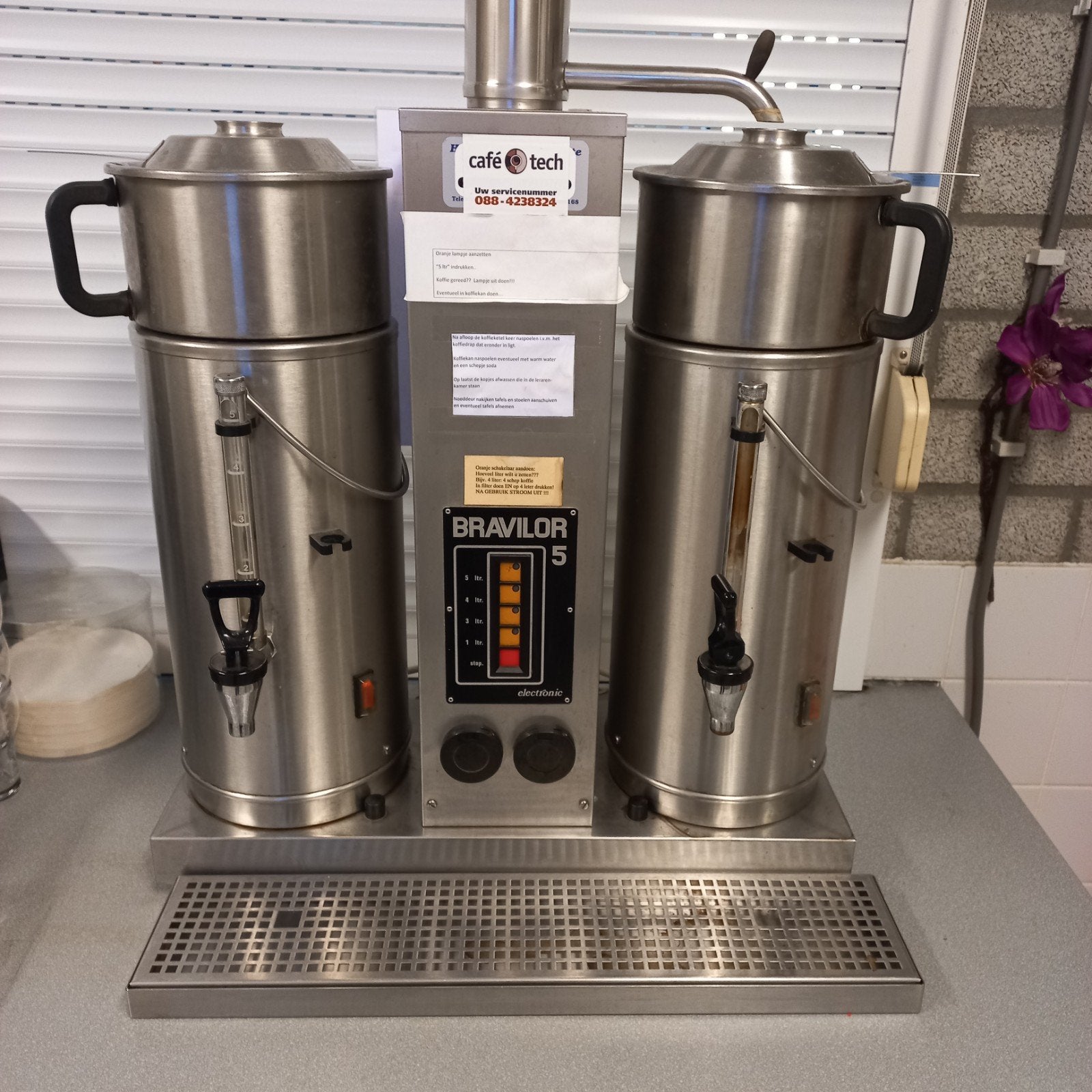 Bravilor Bonamat B5 Koffiemachine - Professioneel, Gebruikt, 10 kopjes of meer, Koffiemachine, Gemalen koffie