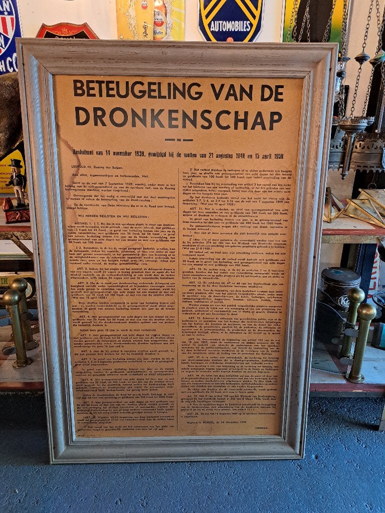 Verhuur van antieke meubelen verlichting en vele rekwisieten, Ophalen