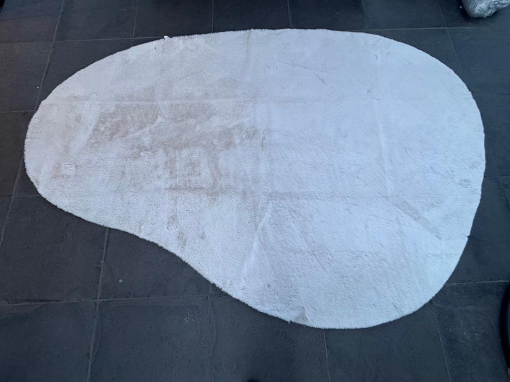 Zgan groot (300cm) Faux fur kleed in organische vorm, Ophalen, 200 cm of meer, Bohemian, Zo goed als nieuw
