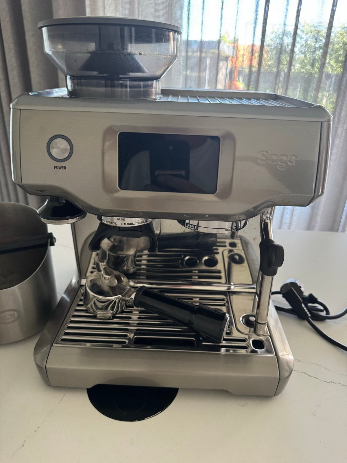 Sage the Barista Touch Koffiemachine - Zo goed als nieuw, Ophalen, Afneembaar waterreservoir, Espresso apparaat, Koffiebonen
