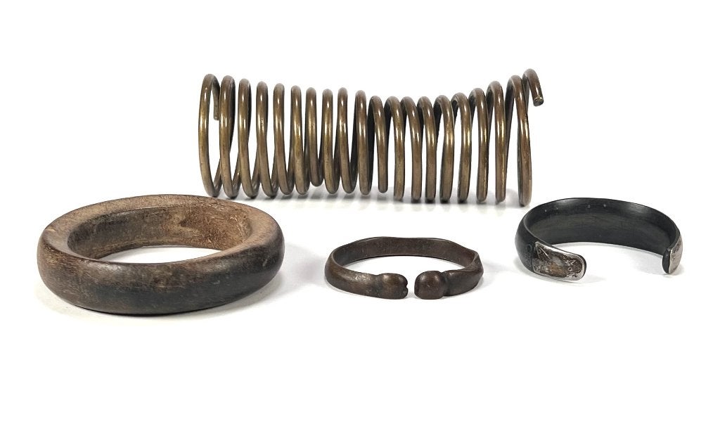 1336. Metalen en houten armbanden, West-Afrika, Antiek en Kunst, Ophalen