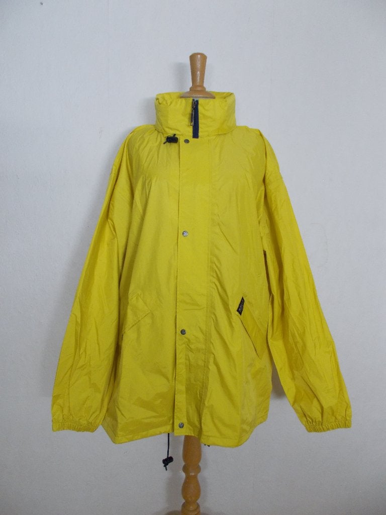 Opvallende gele regenjas van AGU met capuchon! L, Verzenden, Zo goed als nieuw, Regenjas, Dames