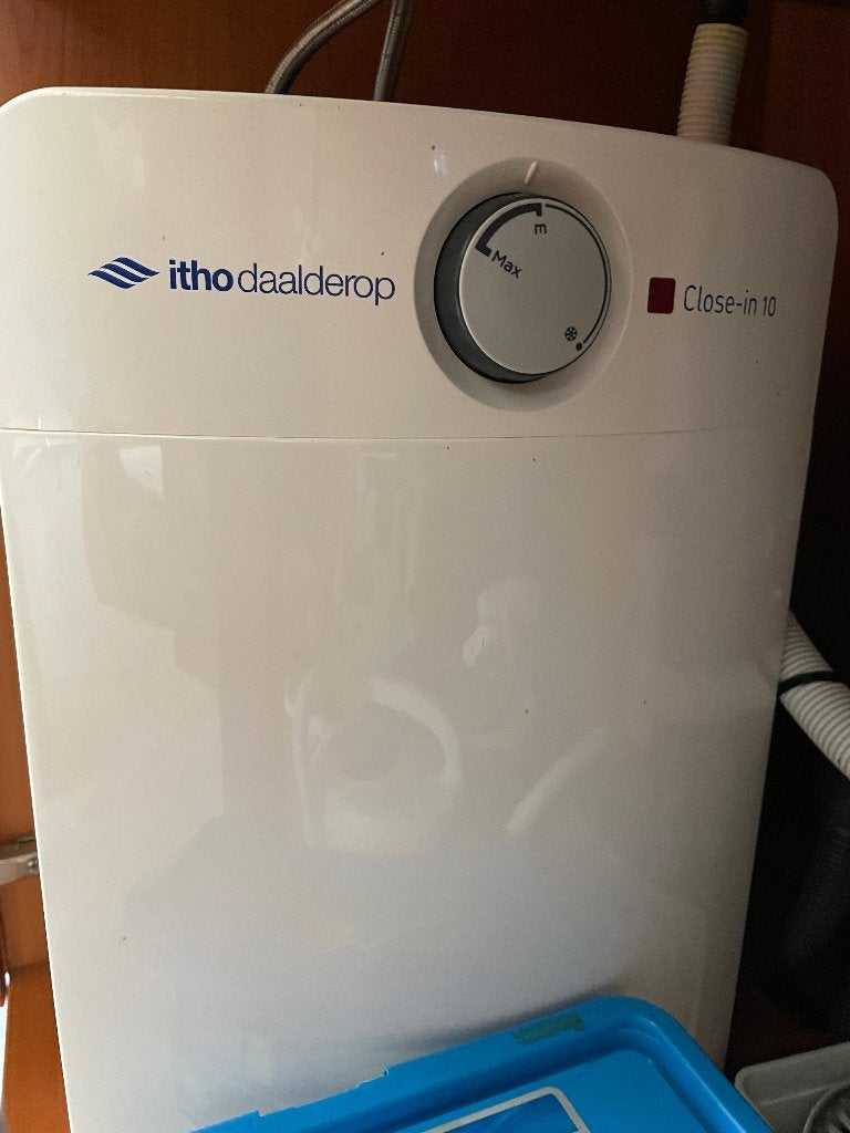 Itho Daalderop Close-in 10 liter boiler met aansluitset, Ophalen, Boiler, Minder dan 20 liter, Minder dan 3 jaar oud