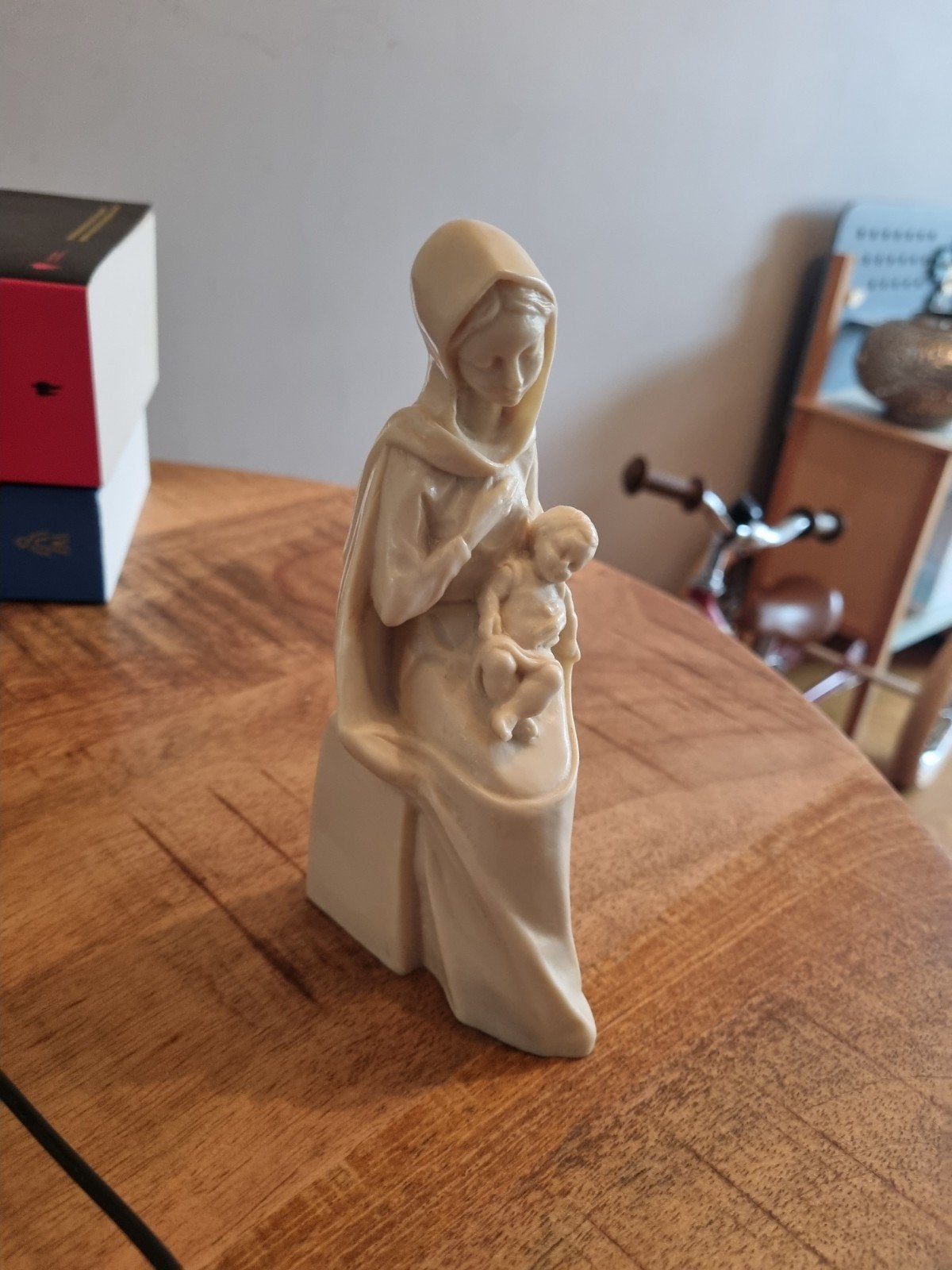Beeldje Moeder en Kind - Onbekend Materiaal, Ophalen of Verzenden