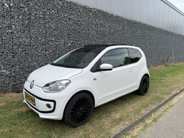 Volkswagen up! 1.0 high up! Airco | Pano | Leer (bj 2012), Auto's, Gebruikt, Up!, 4 stoelen, Wit