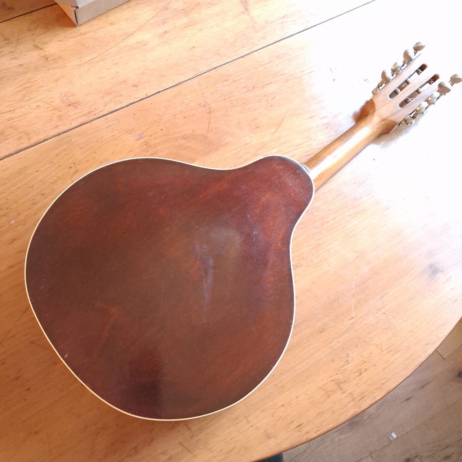 Troubadour Mandoline met Nieiwe Stemmechanieken, Verzenden
