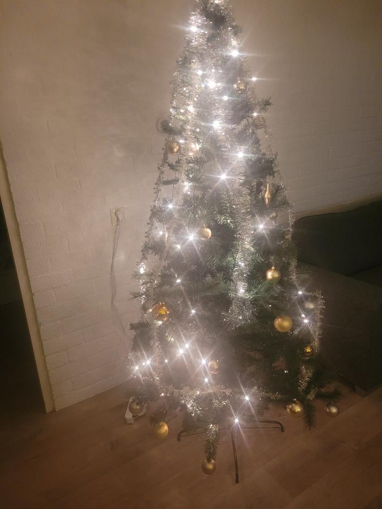 Kunstkerstboom, Ophalen, Zo goed als nieuw