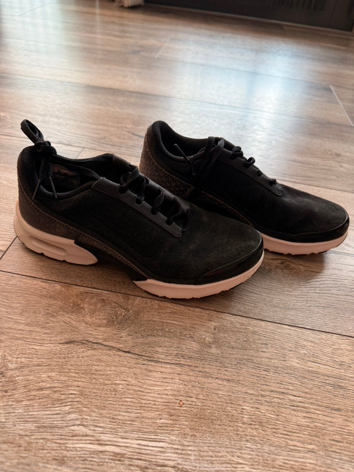 Nike air sneakers maat 36, Ophalen of Verzenden, Zo goed als nieuw, Zwart, Sneakers of Gympen