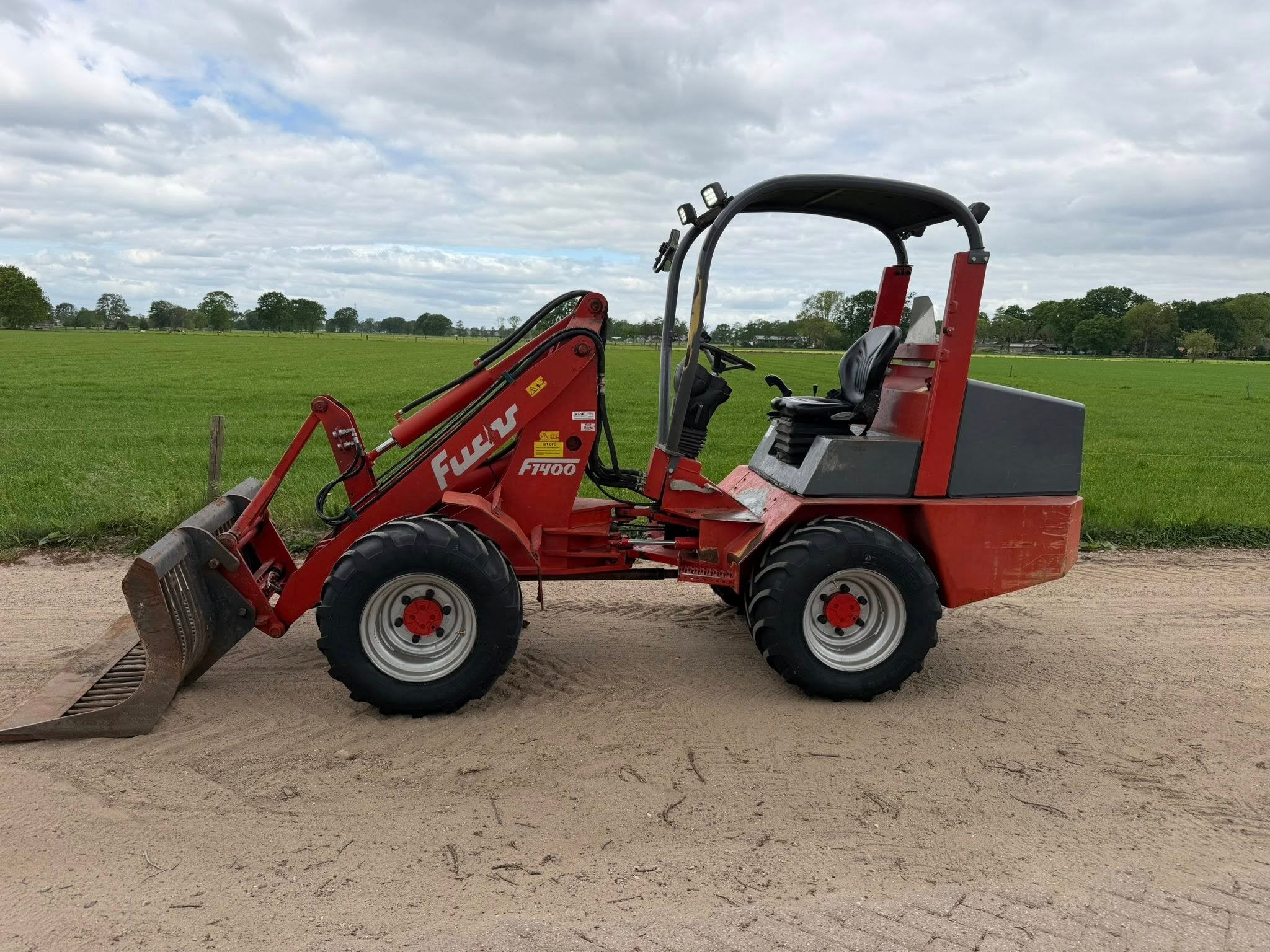 Fuchs F1400 Shovel Loader (bj 2014), Wiellader of Shovel