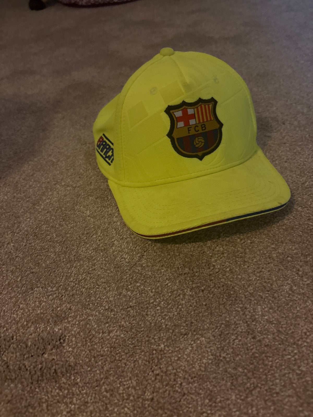 FC Barcelona Pet - Geel - S/M, Ophalen of Verzenden, Zo goed als nieuw, Pet