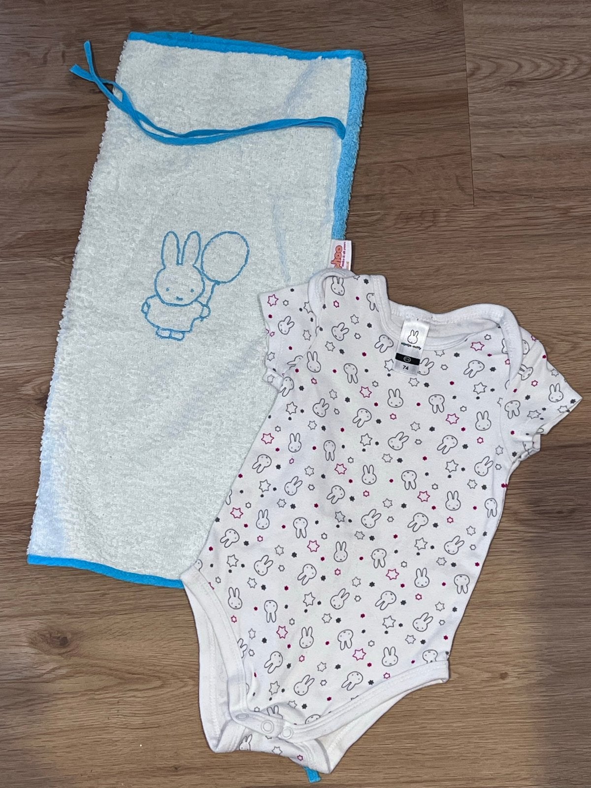 Nijntje kruikenzak en romper maat 74, Ophalen of Verzenden, Zo goed als nieuw, Jongetje of Meisje, Nacht- of Onderkleding