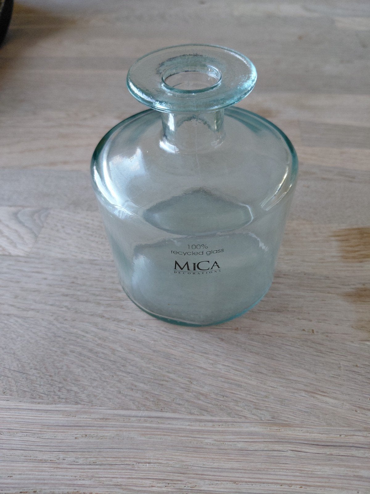 Mica Decorations gerecyclede glazen vaas, Huis en Inrichting, Ophalen, Groen, Gerecycled glas, Glas