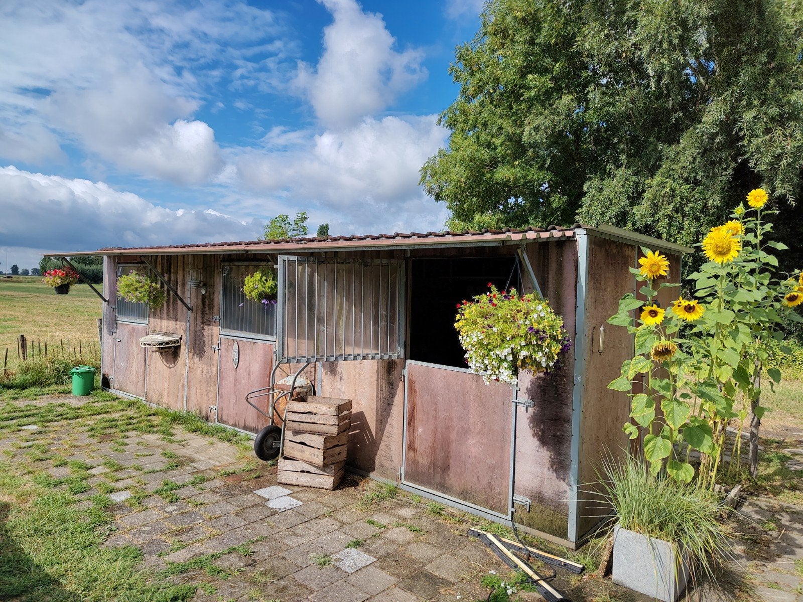 Hippo-Tech Paardenstal, 9x3 meter. gegalvaniseerde panelen., Dieren en Toebehoren, Ophalen, Gebruikt