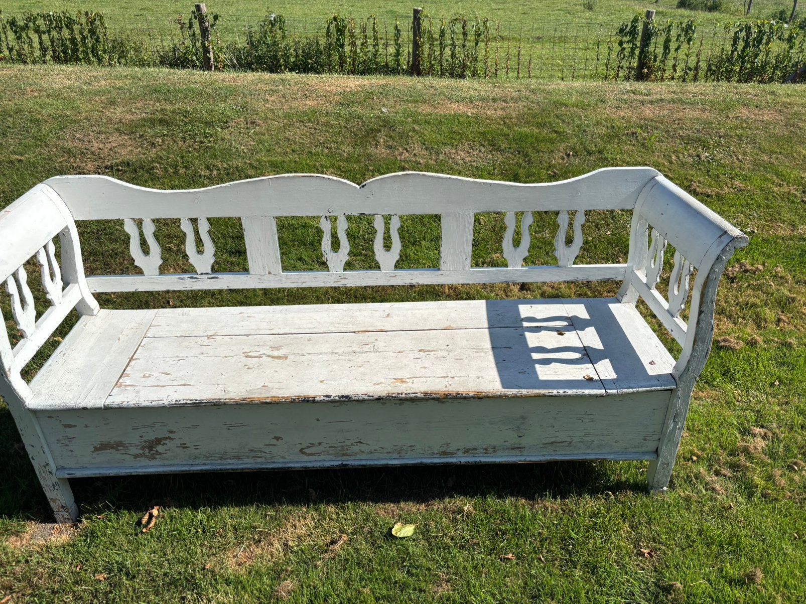 Antieke brocante bank met opbergruimte in de zitting, Ophalen, Gebruikt, Hout