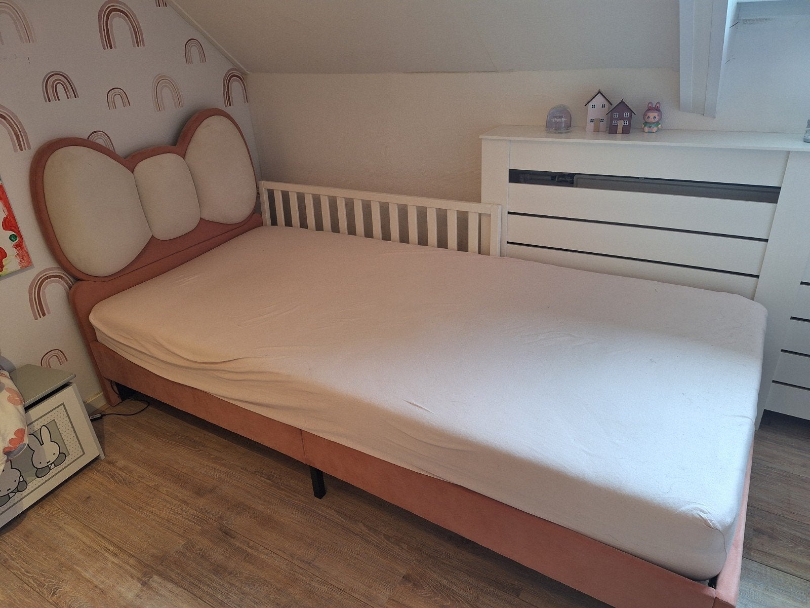 Kinderbed met LED licht, Ophalen, 90 cm, Zo goed als nieuw, Hout