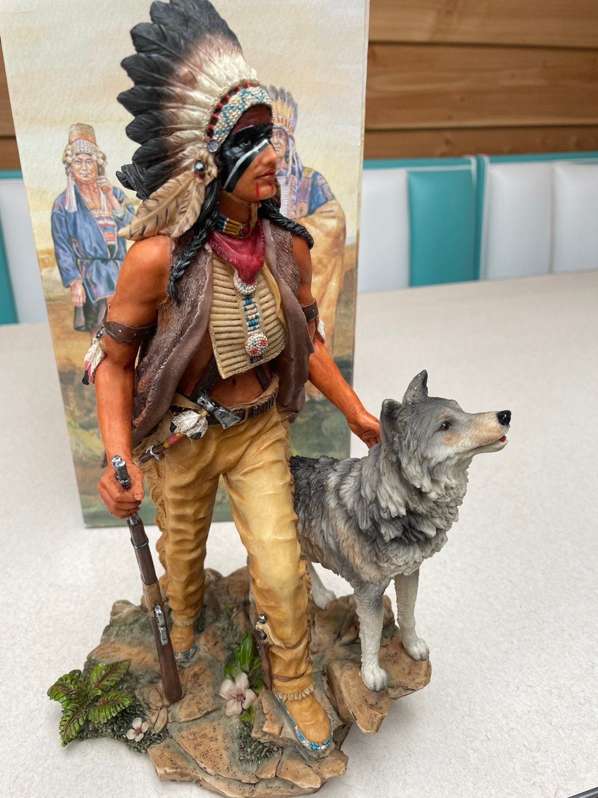 Beeldje van Sioux indiaan met wolf van het merk Veronese, Verzamelen, Ophalen of Verzenden, Zo goed als nieuw, Mens