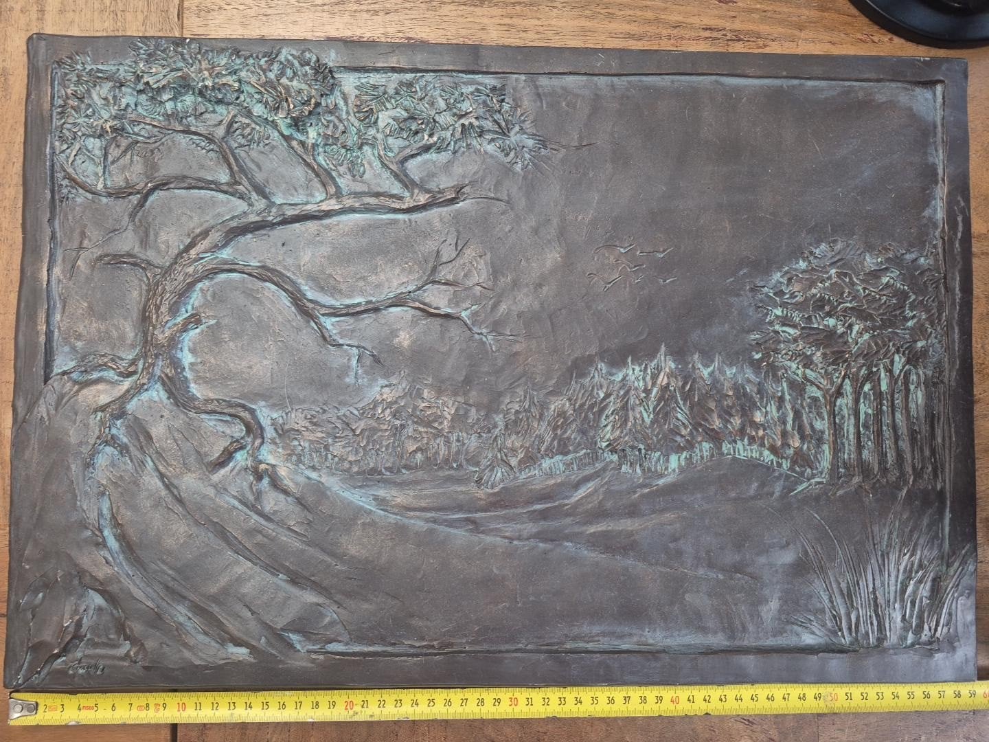 Bronzen wanddecoratie met boom en landschap, Gemerkt, Brons, Wanddecoratie, Scène