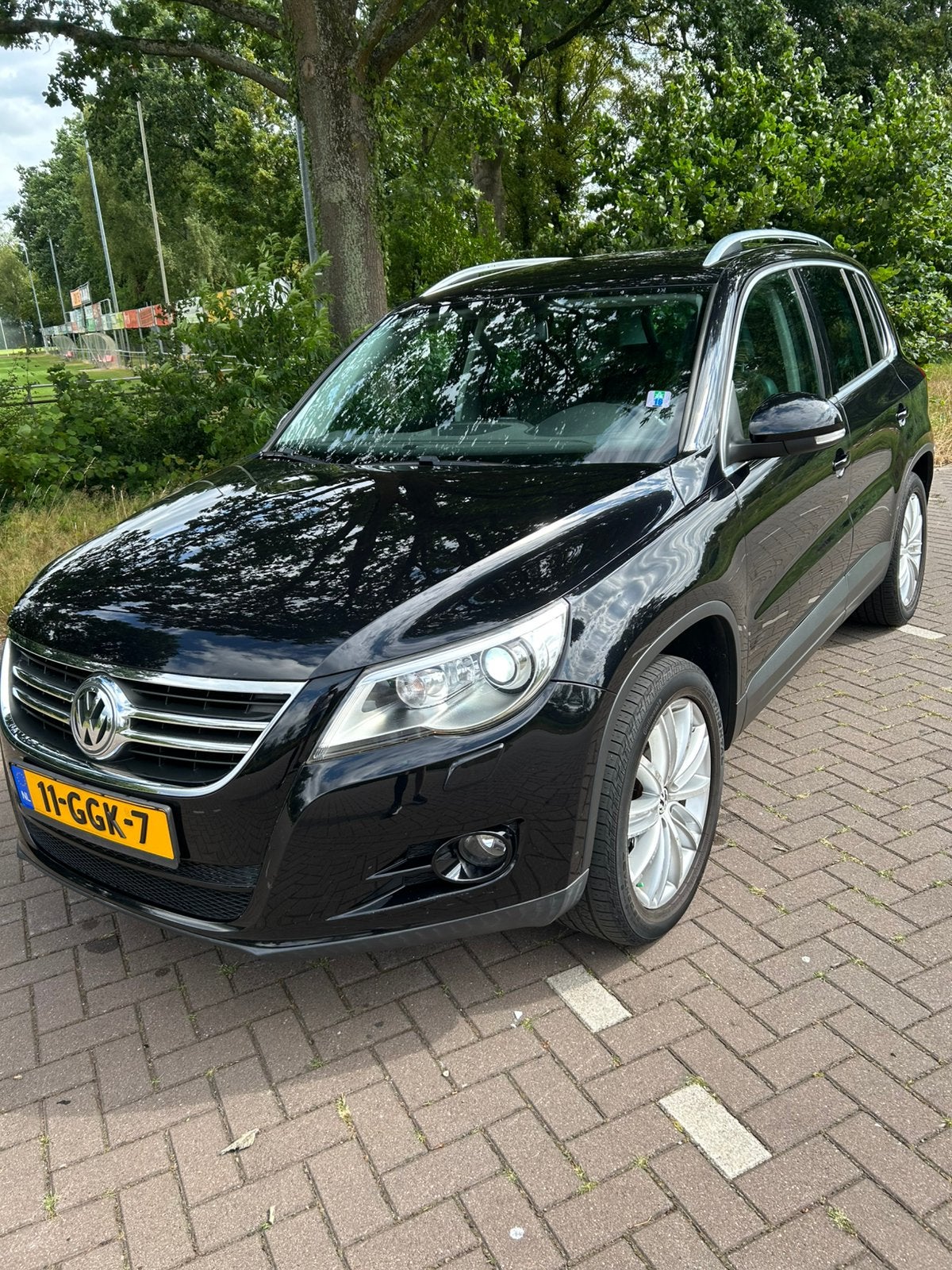 Zeer nette Volkswagen Tiguan 1.4 TSI 2008 nieuwe APK!, 4 cilinders, 2000 kg, Zwart, Origineel Nederlands