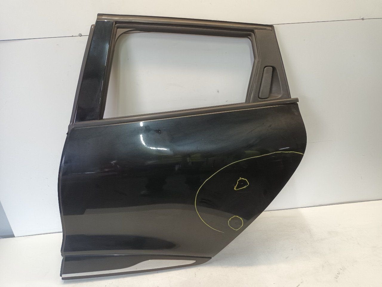 Portier links achter Renault Clio, Onderdelen@venauto.nl, Van der Ven Autorecycling B.V., Gebruikt, Ettenseweg 76, 4706 PB Roosendaal, The Netherlands