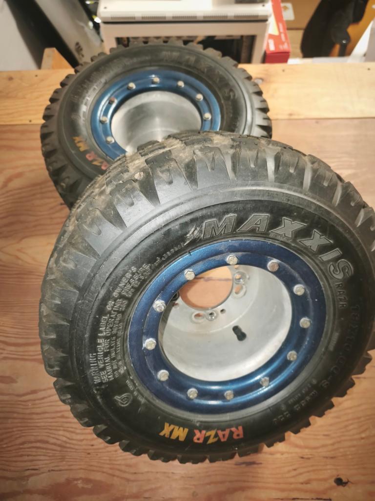 Suzuki LTZ400 velgen en bandenset, Ophalen