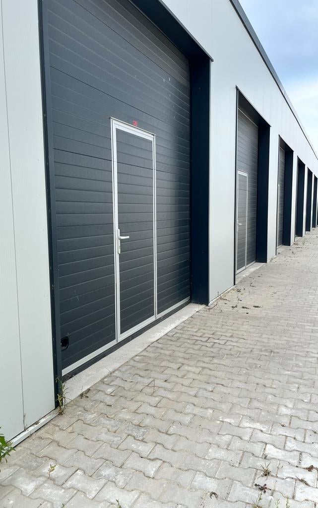 Bedrijfsunit op hoek te huur in Groningen, Zakelijke goederen, Bedrijfs Onroerend goed, 45 m², Huur, Bedrijfsruimte