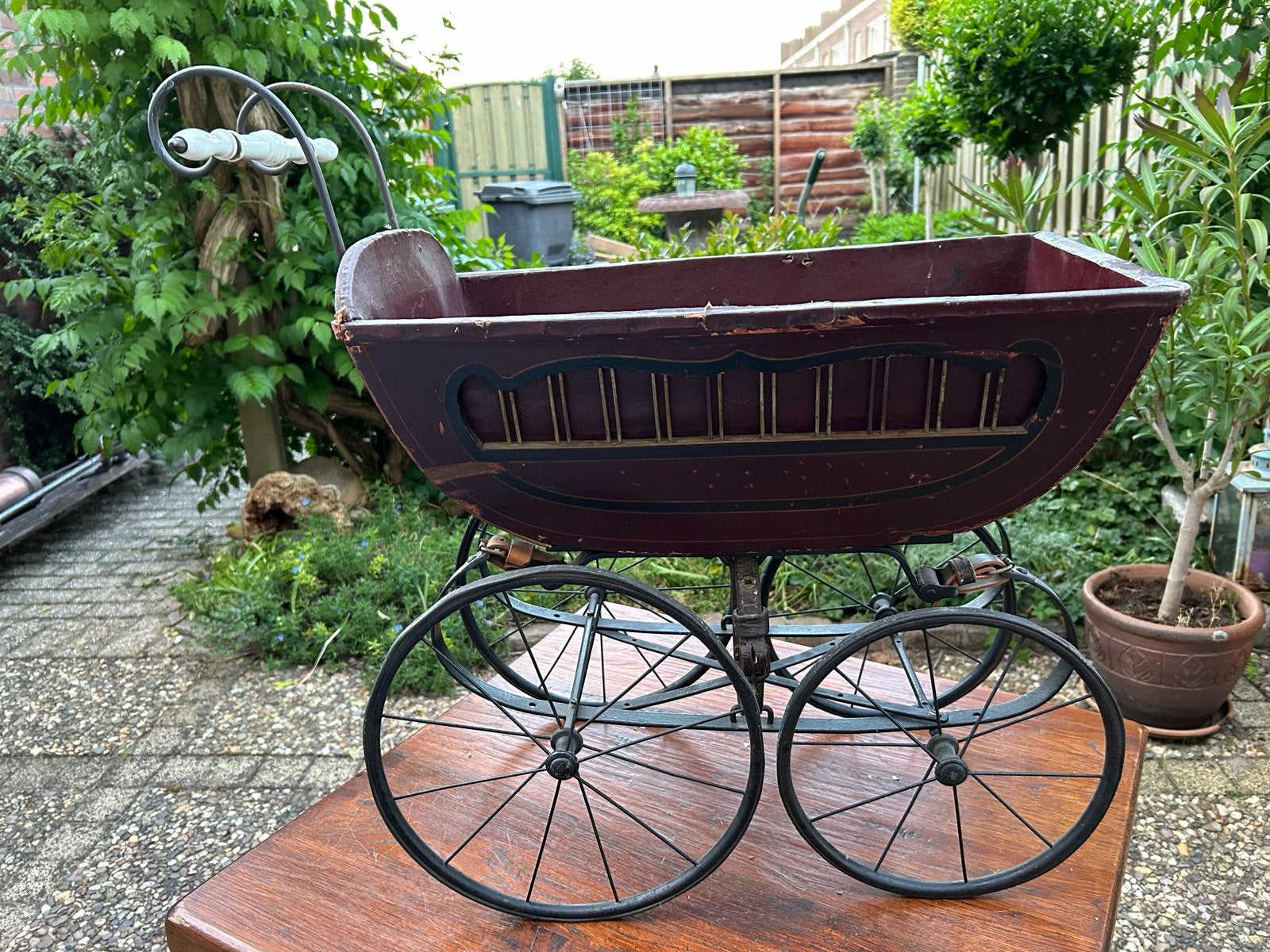 Antieke poppenwagen - Vintage houten kinderwagen, Ophalen of Verzenden