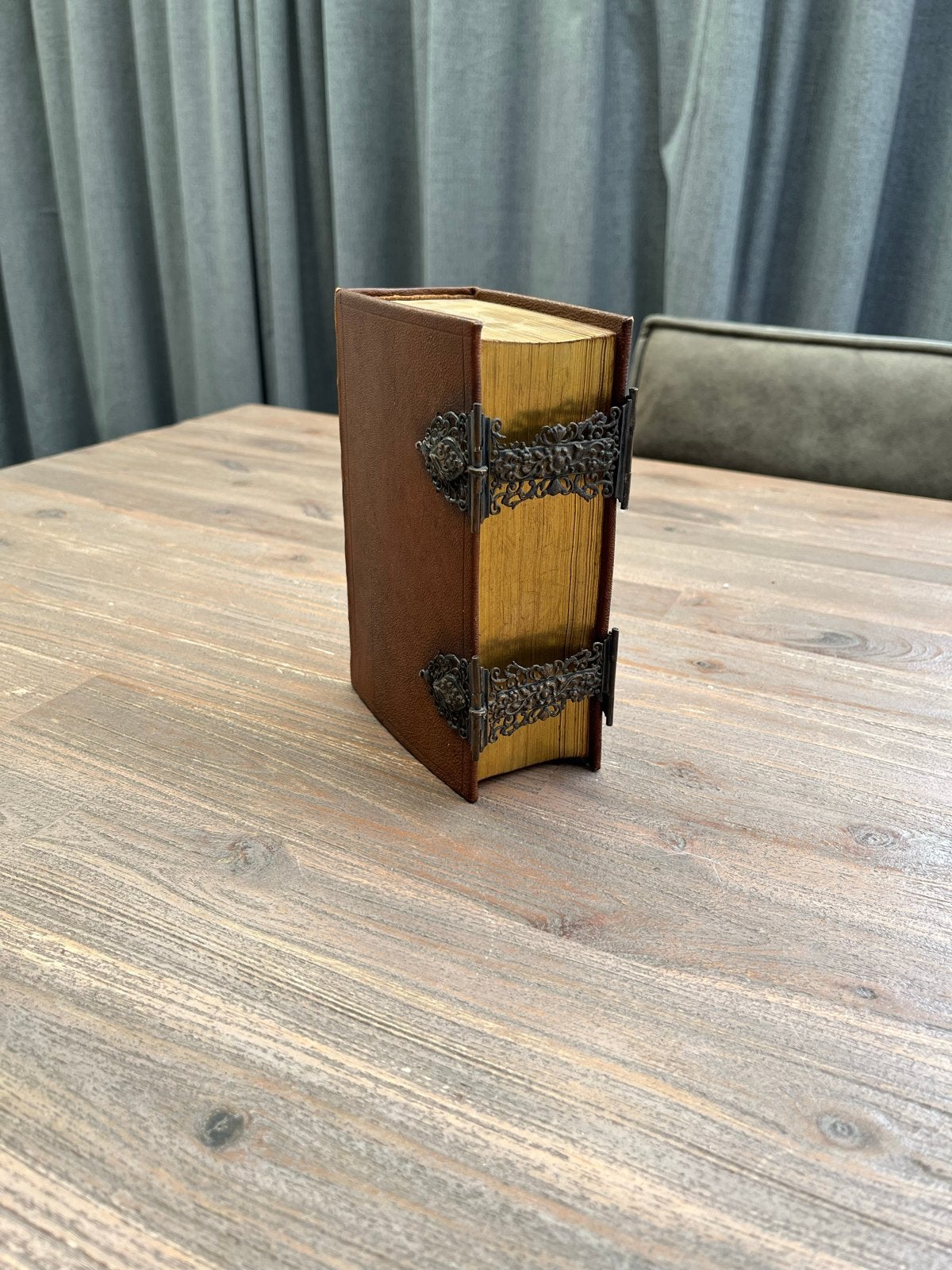 Antieke Bijbel met zilveren slot, 1856 - Slot defect, Antiek en Kunst, Ophalen of Verzenden