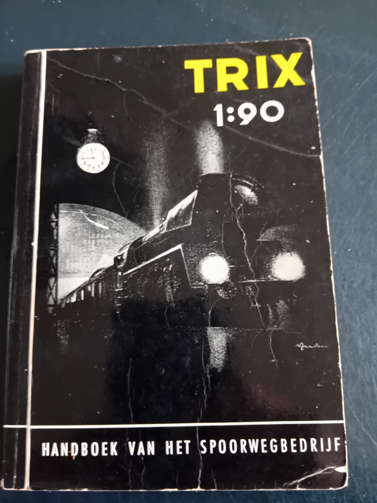 Trix. Handboek van het spoorwegbedrijf. Boek is compleet, Gelijkstroom of Wisselstroom, Trix, Zo goed als nieuw, Boek, Tijdschrift of Catalogus
