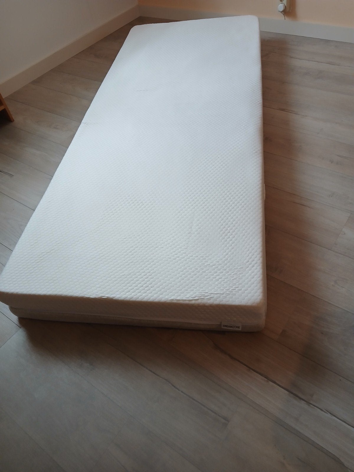 2 matrassen 80 x 200 wit met grijs koudschuim, Ophalen, Eenpersoons, Zo goed als nieuw, 80 cm