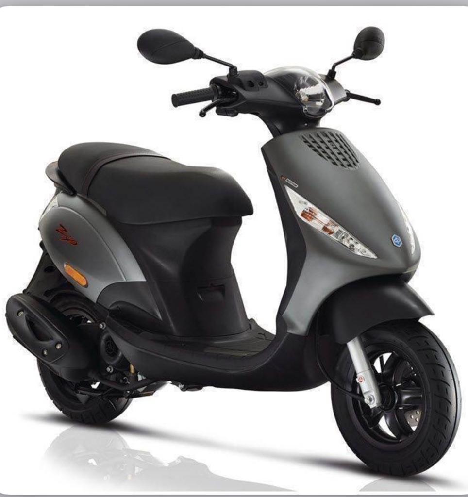 Gezocht: Scooter of brommer (werkend of niet, gratis/weinig), Fietsen en Brommers, Ophalen of Verzenden, Gebruikt, Benzine, Overige modellen