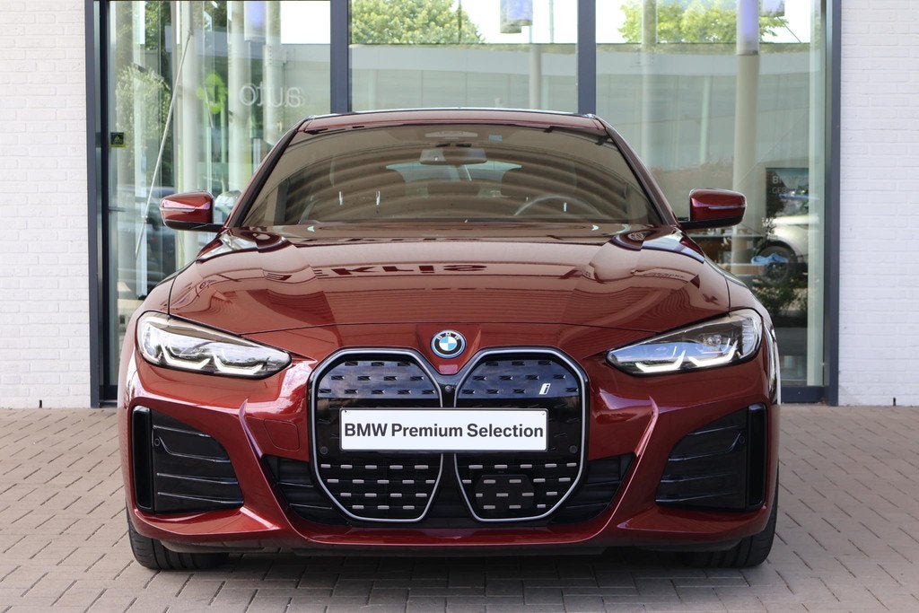 BMW i4 eDrive40 | M Sport | Stoelverwarming | Driving Assist, Auto's, BMW, Met garantie (alle), 340 pk, Geïmporteerd, 2025 kg
