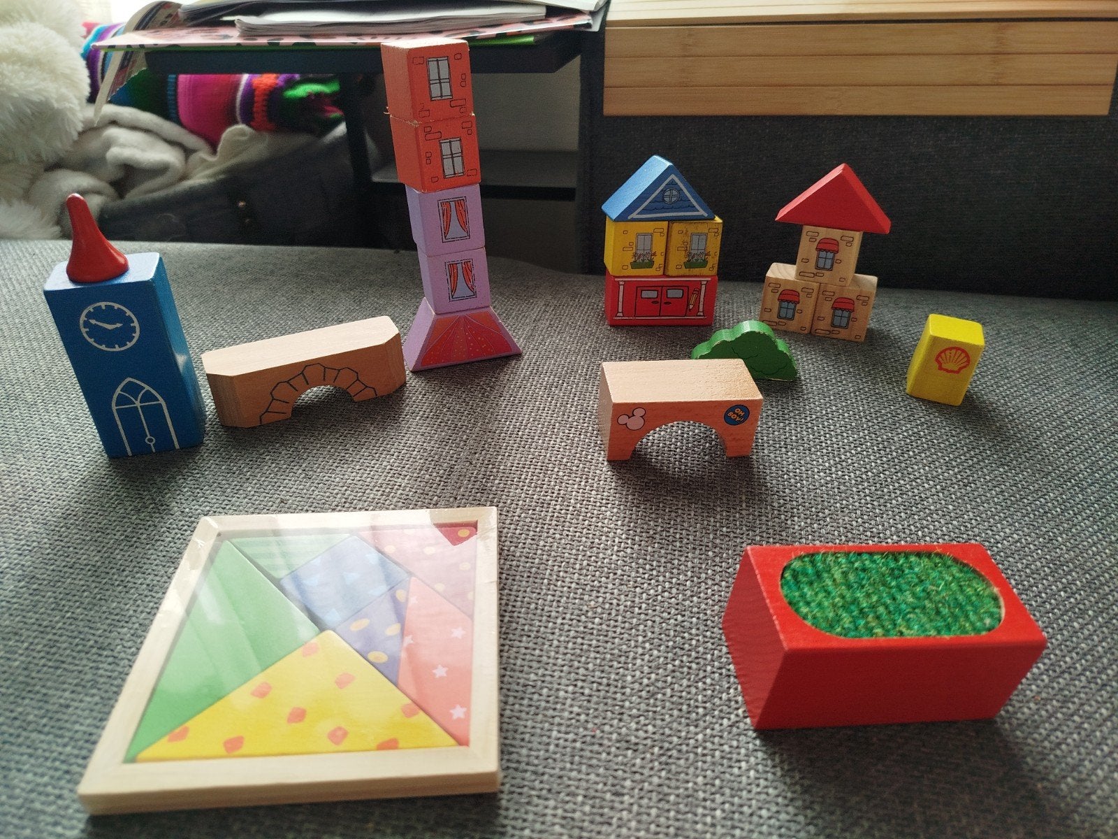 Houten bouwblokken en Tangram puzzel, Ophalen of Verzenden, Gebruikt, Overige typen