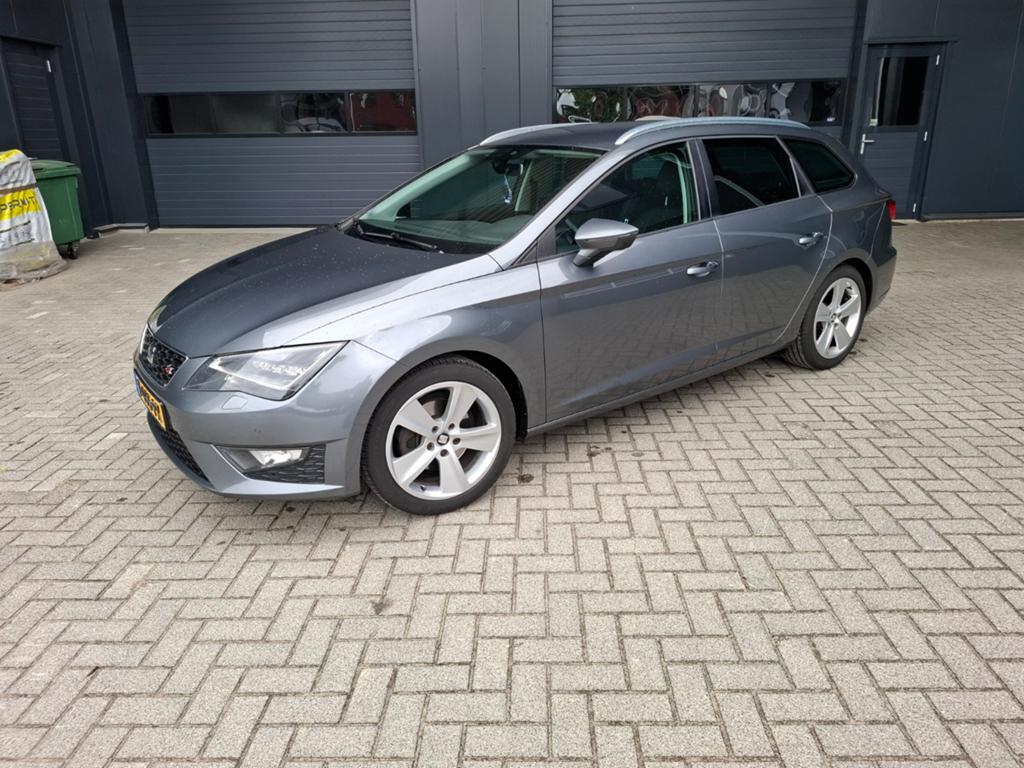 Seat Leon ST. FR uitvoering. Kleur grijs., Particulier, Te koop