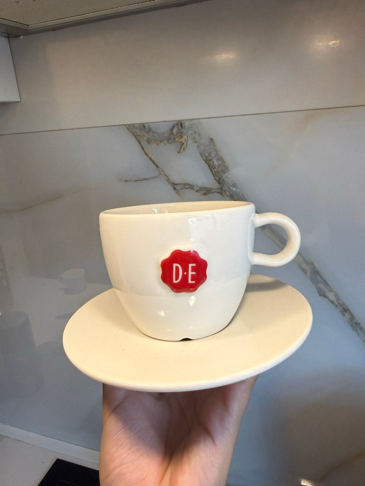 65 D.E. Douwe Egberts cappuccinokopjes + 228 schotels horeca, Ophalen, Overige merken, Keramiek, Zo goed als nieuw
