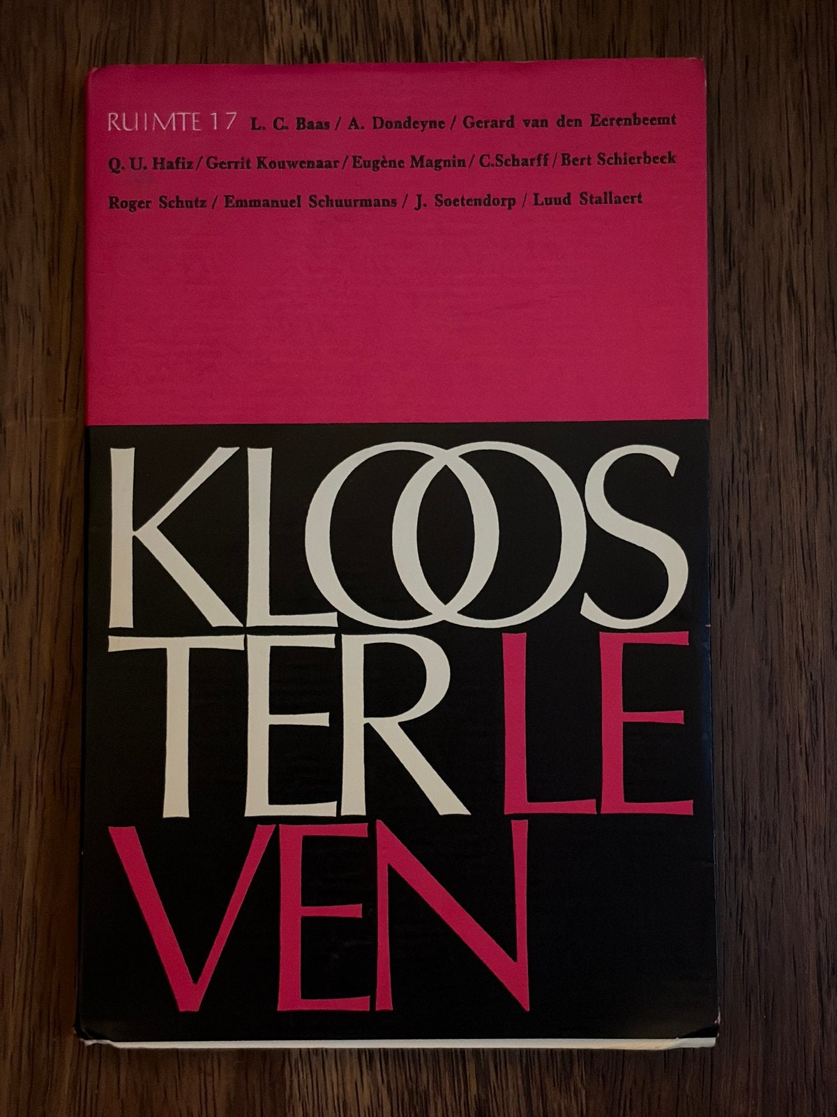 Kloosterleven - Ruimte 17 (L.C. Baas e.a.), Ophalen of Verzenden, Gelezen, Spiritualiteit algemeen, Achtergrond en Informatie
