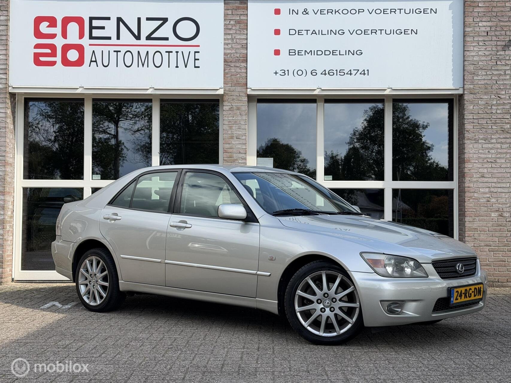 Lexus IS 200 Business Automaat Cruise Weinig kms, Auto's, Gebruikt, 155 pk, Sedan, Zilver of Grijs