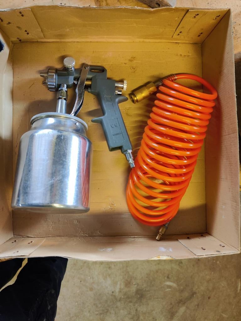 Verfspuit pistool en bandenvulpistool met slang, Doe-het-zelf en Verbouw, Compressors, Minder dan 25 liter, Minder dan 200 liter/min
