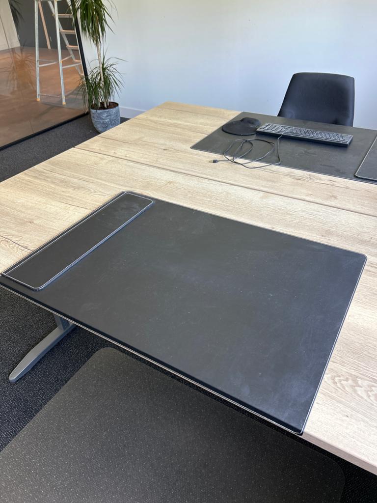 Zwarte onderlegger voor bureau of tafel, Diversen, Bureau-accessoires, Ophalen, Gebruikt, Onbekend, Onbekend