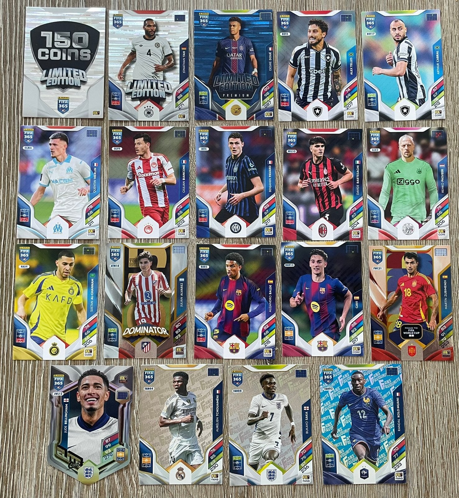 Panini FIFA 365 Adrenalyn 2026 kaarten, Ophalen of Verzenden, Zo goed als nieuw, Meerdere plaatjes