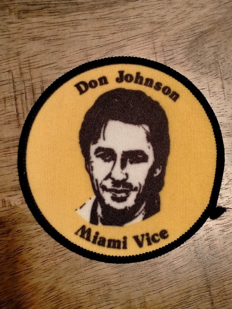 Don Johnson Star Miami Vice acteur tv serie patch embleem 2, Verzamelen, Verzenden, Nieuw