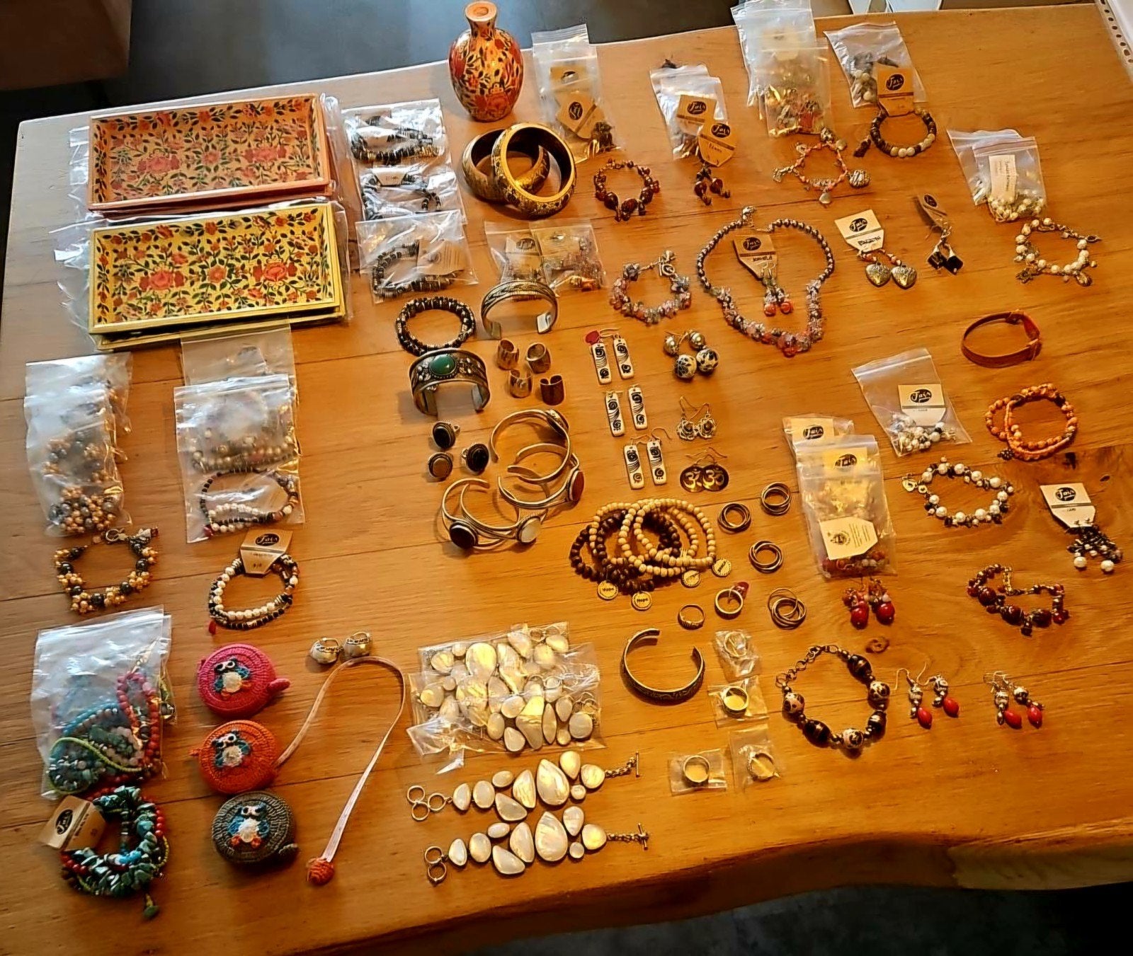 Complete Fairtrade winkelvoorraad  sieraden& woonaccessoires, Ophalen